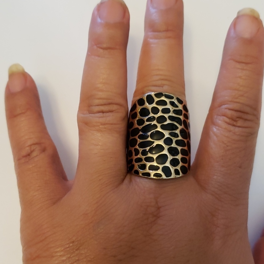 Ring - Picture 3 of 4